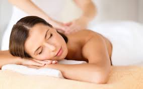 Herbal body massage (one hour)