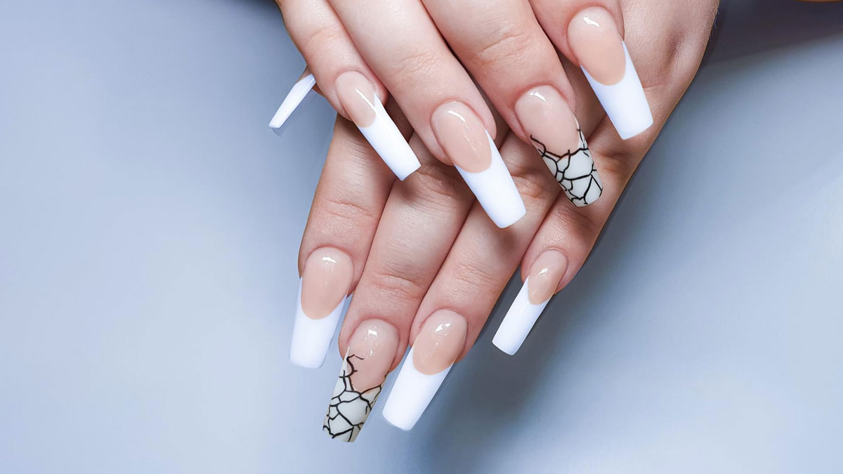 nail extension with design