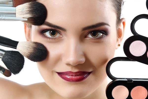 Makeup with face contouring