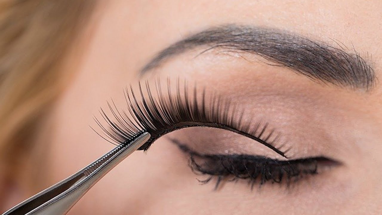 eyelash extension